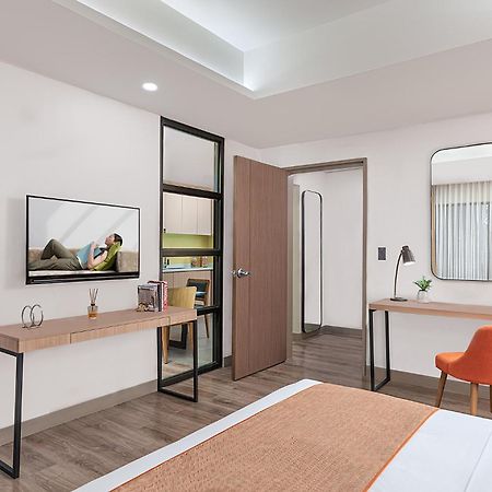 Citadines Amigo Iloilo Hotel Bagian luar foto