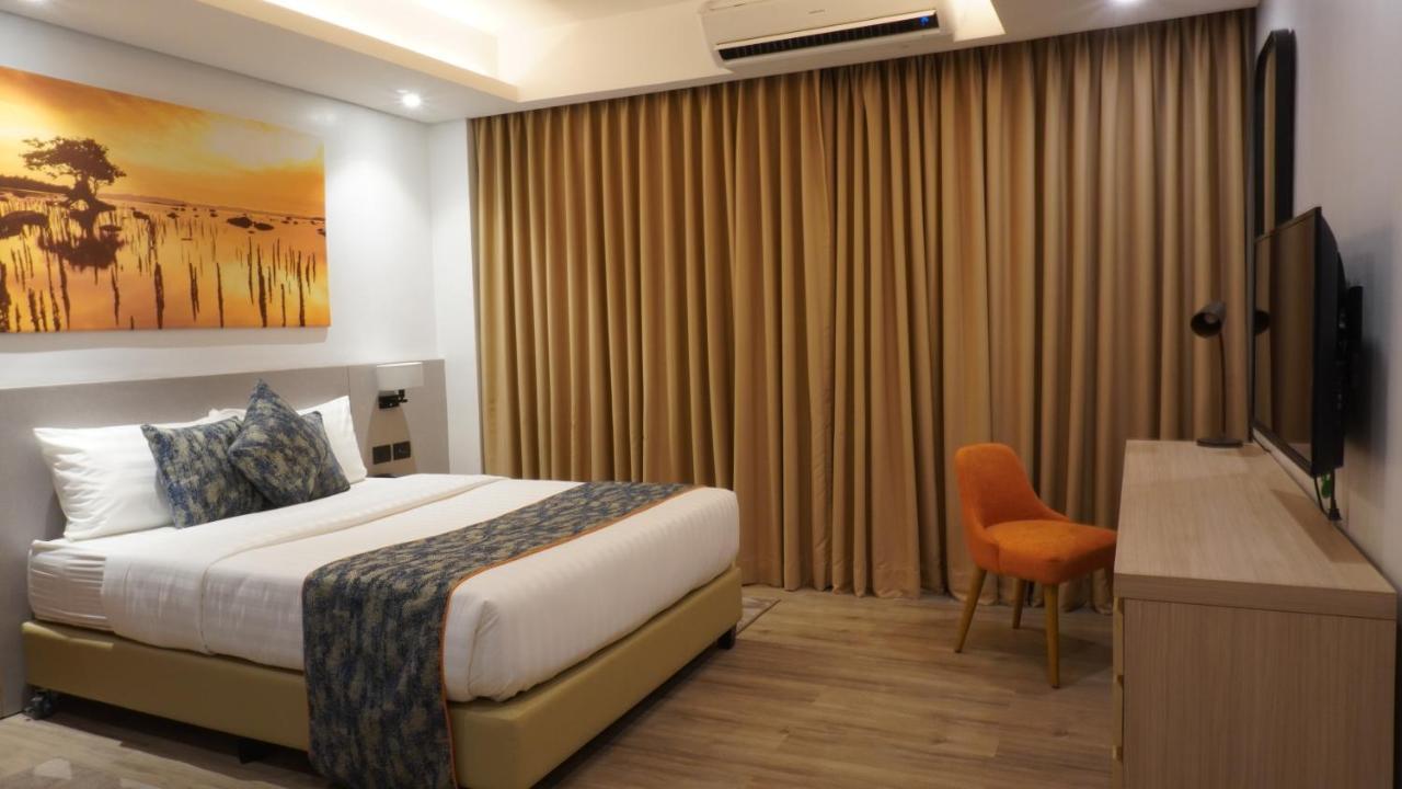 Citadines Amigo Iloilo Hotel Bagian luar foto